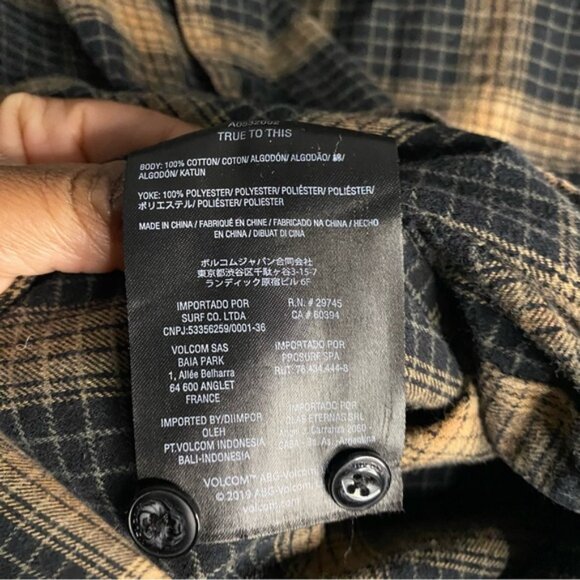 Volcom Men's Black/Yellow Plaid Casual Classic Fit Button-Down Shirt - Picture 6 of 8